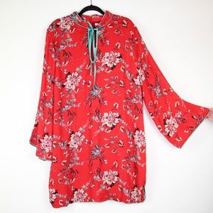 GLAMOROUS UK CURVE DRESS WITH FLARE SLEEVES NWT